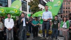 Cem Özdemir, Bundesvorsitzender von BÜNDNIS 90/DIE GRÜNEN, besucht den Infostand der Grünen in Saarbrücken. (Foto: Pasquale D'Angiolillo)