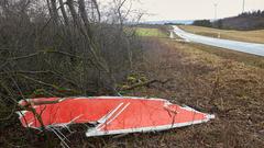 Rheinland-Pfalz, Hahnweiler: Abgebrochene Teile eines Windrades liegen während des Sturmtiefs Bennet am Boden.  (Foto: picture alliance/Thomas Frey/dpa)