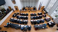 Der Plenarsaal des saarländischen Landtags (Foto: picture alliance/Oliver Dietze/dpa)