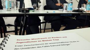 Pressekonferenz zum Ermittlungsstand von sexuellem Missbrauch von Kindern und Jugendlichen im Bistum Trier (Foto: SR/Patrick Wiermer)
