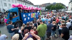 Paradewagen bei der CSD Parade in Saarbrücken (Foto: Pasquale D'Angiolillo)