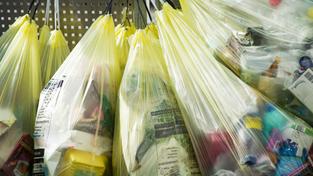 Gelbe Säcke mit Plastikmüll (Foto: dpa)