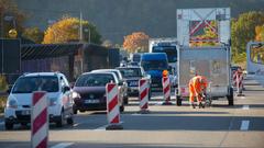 Fahrzeuge in einer Baustelle (Foto: Pasquale D'Angiolillo)