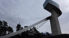 Schwebende Architektur. Die Bergiselschanze entstand nach Plänen der Architektin Zaha Hadid. (Foto: SR)