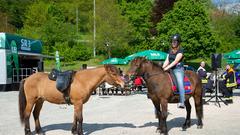 Der Treffpunkt Ü-Wagen in Hoof (Foto: Pasquale D'Angiolillo)