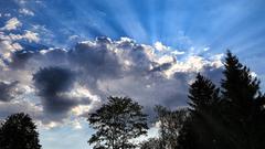 Schönes Wolkenmotiv mit Sonnenstrahlen (Foto: Günter Endres)