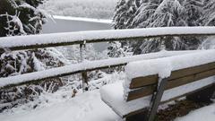 Ausblick über die Talsperre von schneebedeckter Bank (Foto: Paul-Heinz Lang)