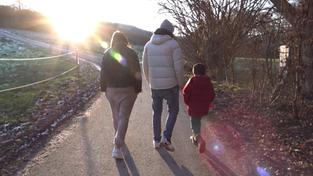 Familie Sobodian beim Spazieren (Foto: SR)