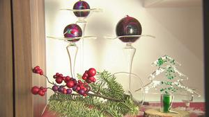 Handgefertigter Kerzenständer aus Glas (Foto: SR)