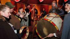 Musiker entführen die Besucher ins Mittelalter. (Foto: Josef Bonenberger/Kreisstadt St. Wendel)