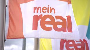 Fahne mit "Real"-Logo (Foto: SR)