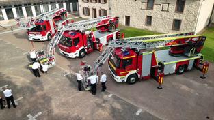 Drei Feuerwehr-Drehleitern (Foto: SR)
