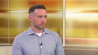 SR-Reporter Florian Mayer im Interview zum Saarlandtrend (Foto: SR Fernsehen)