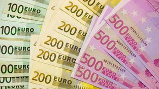 Blick auf Euro-Geldscheine (Foto: picture alliance / dpa | Patrick Pleul)