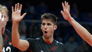 Volleyballer Moritz Reichert im Trikot der Nationalmannschaft. (Foto: picture alliance/dpa | Roman Koksarov)