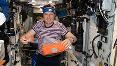 Maurer nimmt die Arbeit auf der ISS auf: Verteilung neuer Strahlungsmonitore für eine Untersuchung namens Dosis-3D. (Foto: picture alliance/dpa/ESA/NASA |)