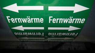 Leitungen einer Fernwärmeverteilerstation (Foto: picture alliance/dpa | Marijan Murat)
