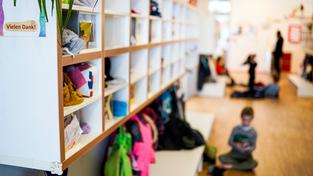 Garderobe in einem Kindergarten (Foto: picture alliance/dpa | Axel Heimken)