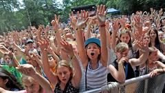 Kreischende Teenies beim Halberg Open Air 2015 (Foto: SR/BeckerBredel)