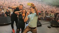 UNSERDING-Moderatoren Jonas Degen und Stefanie »Thurie« Thurow mit Marvin Fischer (links), Halberg Open Air 2016 (Foto: SR/BeckerBredel)