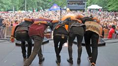 Max Giesinger mit Band, Halberg Open Air 2016 (Foto: SR/BeckerBredel)