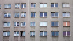 Die Fassade in eines Wohnhauses (Foto: dpa/Oliver Berg)