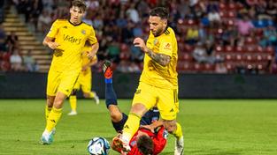 Intensive Partie zwischen dem 1. FC Saarbrücken und der SpVgg Unterhaching. (Foto: picture alliance / kolbert-press | kolbert-press/Ulrich Gamel)