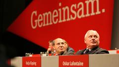 Lafontaine übernimmt neben Gregor Gysi den Vorsitz der neuen Bundestagsfraktion DIE LINKE (Foto: dpa - Report)