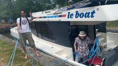 Burgund per Hausboot, da will ich hin! - Matrosen beim Bootfestmachen (Foto: SR)