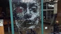 Glas-Graffiti in Basel (Foto: SR)