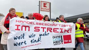 Handelsbeschäftigte streiken in Schmelz (Foto: Jimmy Both)