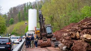 Knochenfund bei den Baumaßnahmen zur Hangsicherung am Sonnenberg in Güdingen (Foto: SR)
