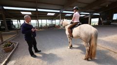 Larissa freut sich auf das Training (Foto: Tobias Seeger)