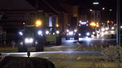 Bauernprotest am 8.01.2024. Traktoren und Transportfahrzeuge fahren im Schritttempo. (Foto: Thorsten Kremers)