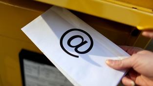 Mail ins Studio (Foto: dpa)