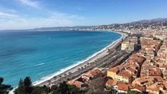 Blick auf die Promenade des Anglais vom Schlossberg (Foto: Maria C. Schmitt)