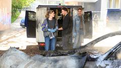 Nach dem nächtlichen Überfall auf einen Geldtransporter am Tatort: Hauptkommissarin Pia Heinrich (Ines Marie Westernströer), Hauptkommissar Leo Hölzer (Vladimir Burlakov) und Hauptkommissar Adam Schürk (Daniel Sträßer) (Foto: SR / Iris Maurer)