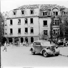 Saarbrücken, Zerstörungen an einem Haus in der Scheidter Straße durch Fliegerbomben (Foto: Saarländisches Landesarchiv / Fritz Mittelstaedt)