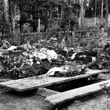 Grabstätte gefallener Flakmänner (Foto: Saarländisches Landesarchiv / Richard Näcke)