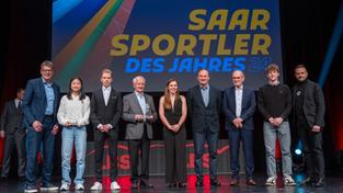 Die Saar-Sportler des Jahres 2024 bei ihrer Ehrung in Neunkirchen. (Foto: Andreas Schlichter)