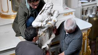 Die restaurierte Marienstatue mit Jesuskind in der Saarbrücker Basilika. (Foto: BeckerBredel)