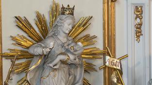 Beschädigte Jesus-Statue in der Saarbrücker Basilika St. Johann (Foto: SR)