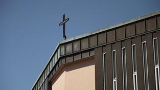 Kirche mit Kreuz (Foto: SR)