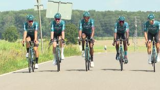Team BikerAid beim Fahrradrennen (Foto: SR Fernsehen/aktueller bericht)