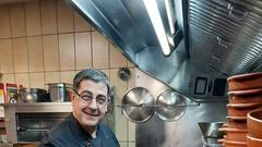 Angel Barbera, Küchenchef in der Bodega Don Jamón (Foto: Julia Leiendecker/Carsten Heider/SR)