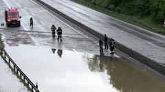 A620 Klarenthal: Einsatzkräfte machen sich ein Bild von der Lage (Foto: Christoph Stein)