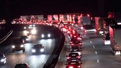 Bauernprotest am 8.01.2024. Fahrzeuge stehen im Stau auf der A8 am Kreuz Saarbrücken (Foto: Thorsten Kremers)