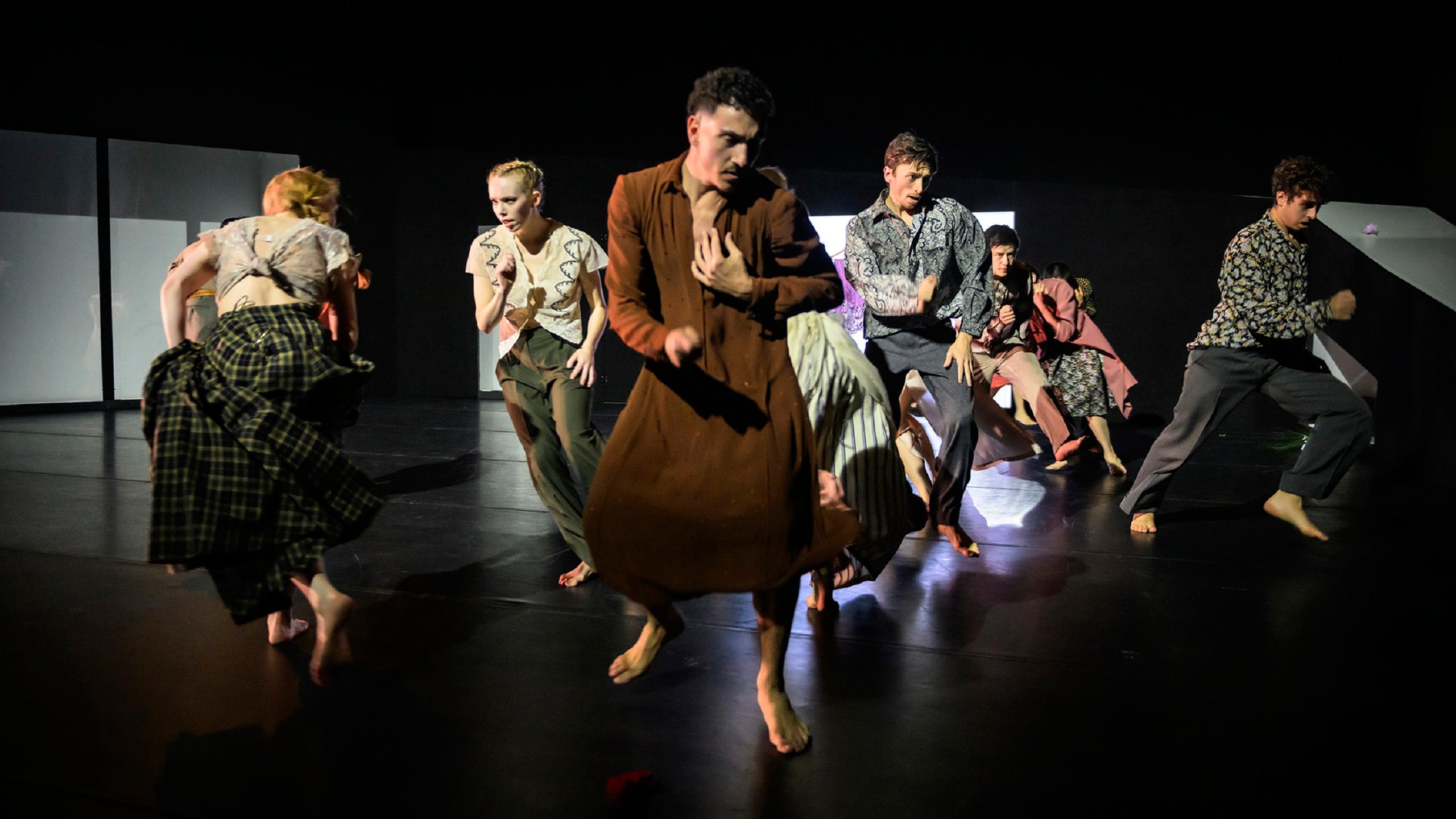 Die Premiere des Balletts "Bring no clothes" (Foto: Bettina Stöß)