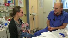 Tracy Hoffmann und Dr. Jochen Pfeifer besprechen die OP (Foto: SR)