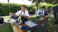 Das Duell: Grillen oder Schwenken (Foto: SR/Felix Schneider/Pasquale D'Angiolillo)